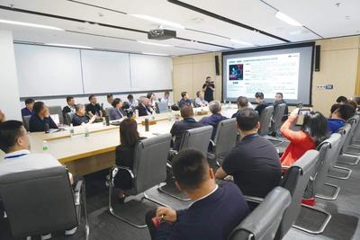 无限生长——市金融业联合会市企业联合会金企携手深圳考察行记  