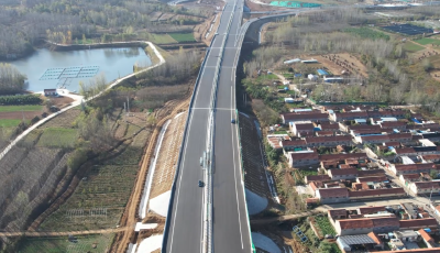 预计年底通车 明董高速西海岸新区段施工进入“最后冲刺”