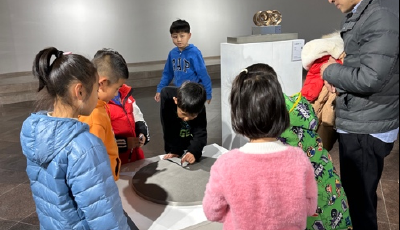 向美而行，以美育人！青島嶗山區(qū)這所小學(xué)“美育教育”出圈