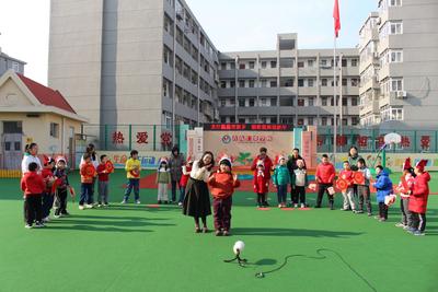 龙行龘龘贺新岁 载歌载舞迎新年——青岛仁爱学校唱游律动学科素养展示