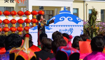 【央视快评】以团结凝聚力量 以奋斗铸就伟业