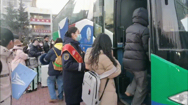 回家啦！青島汽車總站2024年學(xué)子返鄉(xiāng)直通車首發(fā)