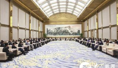 林武周乃翔會見省政協(xié)港澳委員