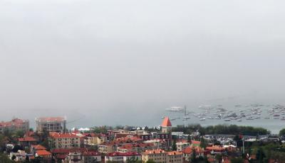 天空之城 ！青岛迎今春首场平流雾奇观（建议横屏观看）