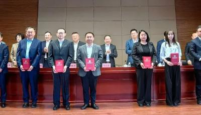 揚帆遠航 搏擊新的藍海 青島出版集團召開群團工作表彰會