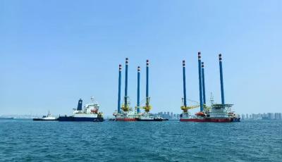 成功引航近百米海工“巨艦” 青島引航站創(chuàng)新引領(lǐng)無動力船舶實現(xiàn)突破
