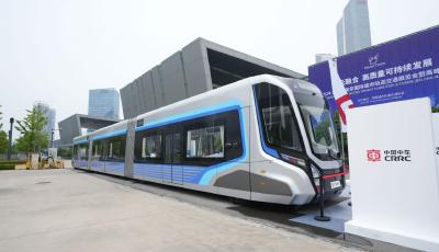 “天上無網(wǎng) 地下無軌” 中車四方造新型城市智慧快軌列車首次亮相