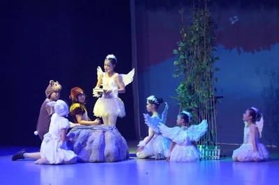 金奖荣耀，梦启《天鹅湖》！本周日为您送上免费观演福利