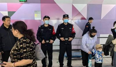 地鐵分局青島站派出所以“鋒警”黨建品牌為引領(lǐng)守護(hù)地鐵平安暢達(dá)