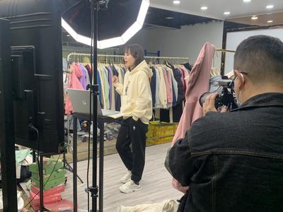 青岛去年直播82.4万场，为2.1亿件商品“带货”