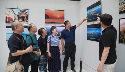 青島老戰(zhàn)士攝影協(xié)會(huì)第十四屆老兵抒懷攝影展開展