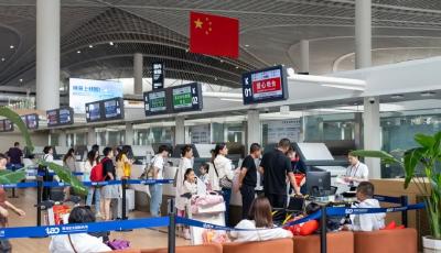 在青運(yùn)營航司達(dá)54家 青島機(jī)場單日航班量突破600架次