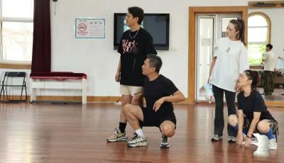 中秋不打烊，青島話劇院好戲連臺(tái)