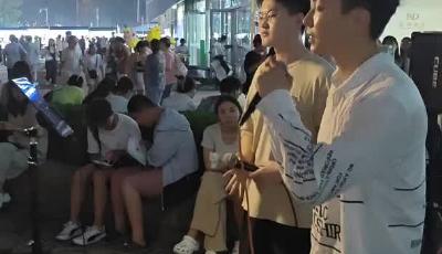 青島樂客城，我們來一場街頭音樂會