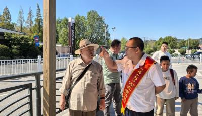 志愿者用心服務(wù) 國慶假期青島公交保障乘客便捷出行