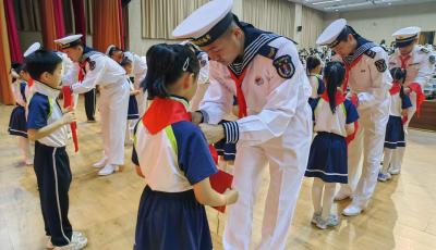 “牢记党的教导 争做强国少年” 青岛市示范性少先队入队仪式举办