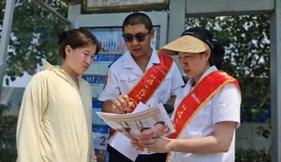 開啟暖心服務季！青島公交志愿服務點亮城市出行