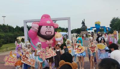 本土動漫激活節(jié)慶消費新熱點！青島原創(chuàng)“摩登財神”IP首秀啤酒節(jié)