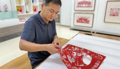 非遗剪纸传承红色记忆 11幅抗战主题作品献礼抗战胜利80周年