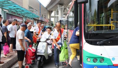 累计服务群众超200万人次！青岛“赶”公交出行“集”人间烟火