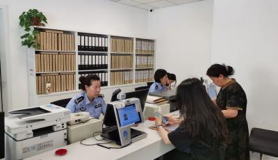 第二代居民身份證迎換證高峰，青島上半年已制證59.4萬張