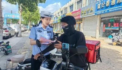 青岛公安交管部门开展非机动车、摩托车交通违法专项整治宣传活动