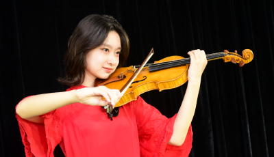 琬转弦音 珺聆雅韵 邵琬珺在青岛举行小提琴独奏音乐会