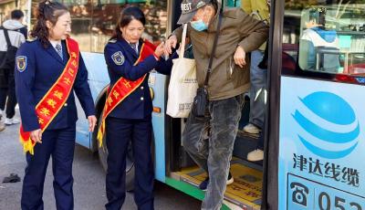 探访“全国敬老文明号”，青岛公交车“慢节奏”里藏着的城市温度