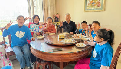 西海岸新區(qū)小義工進社區(qū)開展重陽節(jié)關懷活動