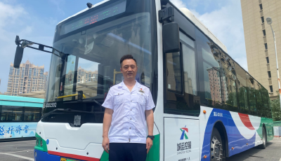 課堂連車(chē)廂！青島開(kāi)放大學(xué)學(xué)子創(chuàng)出“一步登車(chē)法”