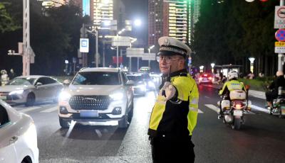 設(shè)置崗位780余處，日均出動(dòng)警力3100余人次！青島公安交管圓滿(mǎn)完成國(guó)慶中秋假期交通安保任務(wù)