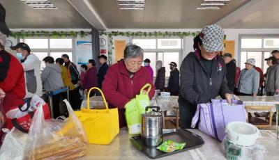 青岛故事：半山坡有个老年人“饭圈” 