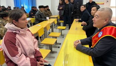 青島援疆律師與當?shù)厮痉ň珠_展“送法下鄉(xiāng)”活動