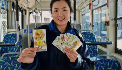 傳遞健康理念 青島408路“素味同行”主題公交上線