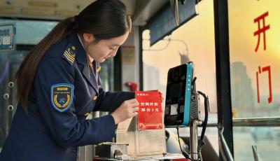 12月1日起，青島232條公交線路開啟空調(diào)