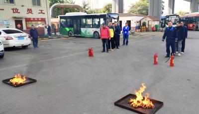 實(shí)戰(zhàn)演練礪精兵 青島公交多措并舉迎接“119”全國消防日
