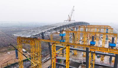 首创技术突破跨线施工难题！津潍高铁东营南站项目完成首榀钢屋架拼装滑移