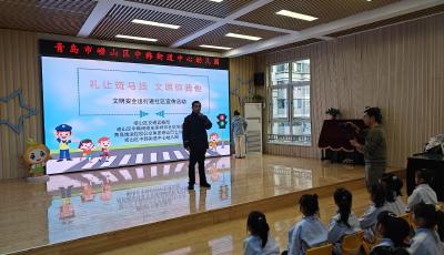 安全“童”行！青島公交駕駛員進(jìn)校園講授安全課