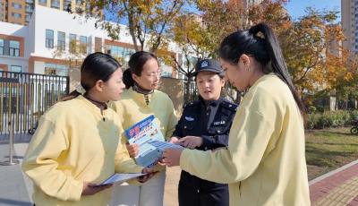 青島黃島公安走進(jìn)幼兒園，開展反詐及交通安全宣傳