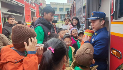 黃島消防大隊開展“隊站開放日”活動