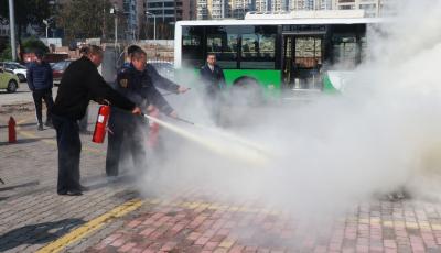 筑牢安全防線！青島公交開展消防實(shí)戰(zhàn)演練