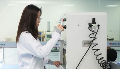 一根絲如何織就上億產值？——探秘國內首家宏量生產納米纖維工廠