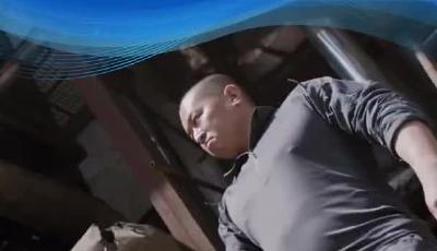 雷佳音夸他“条儿”好，郭麒麟说他一人能打仨，这位青岛小哥卖房演戏两不误，9年演影视剧200部