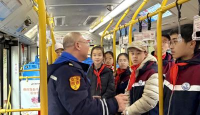 打通交通安全宣传“最后一公里” 青岛巴士创新开展交通安全共建活动