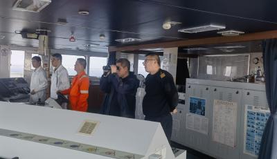 服务能级新跨越！青岛引航站成功引领20万吨级矿船首靠董家口港区D6泊位