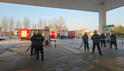 黃島消防大隊(duì)開展加油站滅火救援實(shí)戰(zhàn)演練