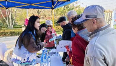 青島固廢公司開展垃圾分類志愿活動 千余市民參與互動打卡