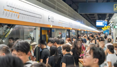 穿山越海運(yùn)營(yíng)十年！青島地鐵：城市動(dòng)脈的成長(zhǎng)與蝶變