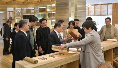 “高質量發展看青島”采風活動走進青島出版集團、青啤博物館