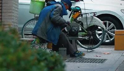 外卖箱里的诗篇——青岛“骑手诗人”出了自己的诗集